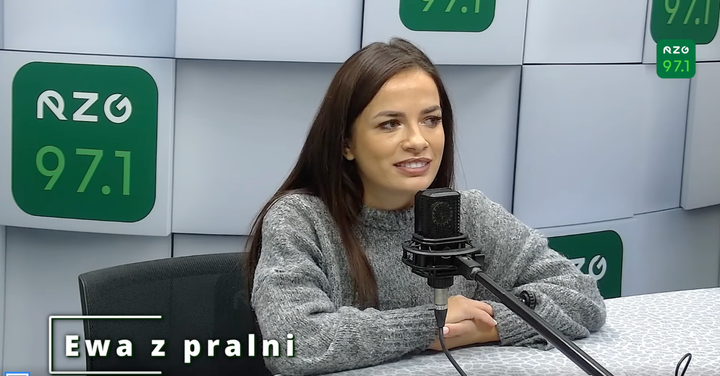 Jak spakować letnie ubrania na jesień?